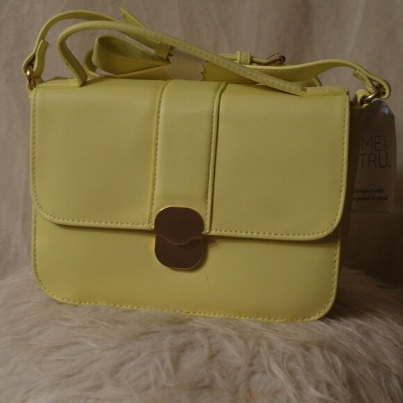 NEW Yellow PURSE By Time And Tru Size Medium Front Snap Inside Pockets Solid - Picture 2 of 5